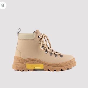 The Weekend Boot Beige